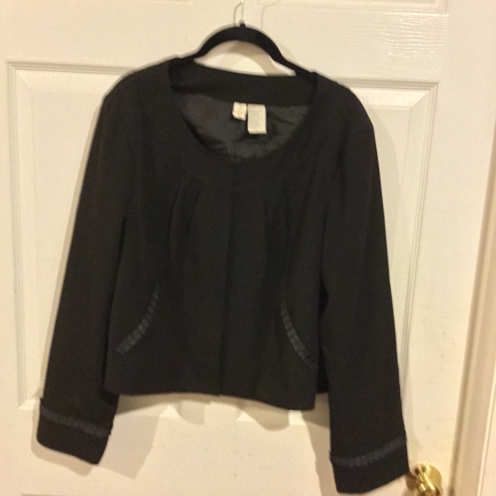 Women’s size 16 REQ dressy black jacket